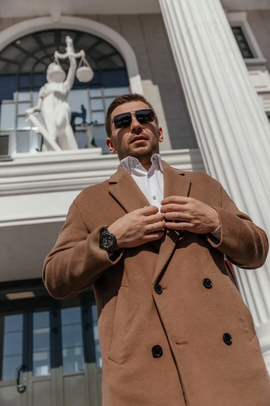 Дрыков Вадим Владимирович у здания суда